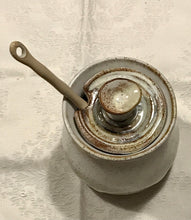 Load image into Gallery viewer, Marguerite Honey Jar