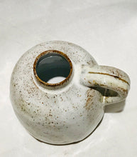 Load image into Gallery viewer, Marguerite Flagon