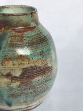 Load image into Gallery viewer, Pistachio Vase.
