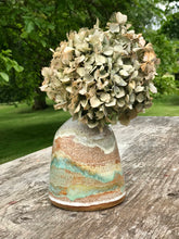 Load image into Gallery viewer, Pistachio Vase