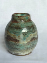 Load image into Gallery viewer, Pistachio Vase.