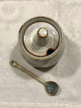Load image into Gallery viewer, Marguerite Honey Jar