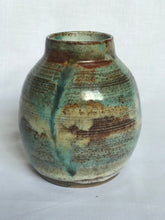 Load image into Gallery viewer, Pistachio Vase.