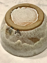 Load image into Gallery viewer, Marguerite Medium Bowl