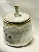 Load image into Gallery viewer, Marguerite Garlic Jar 1