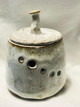 Load image into Gallery viewer, Marguerite Garlic Jar 1