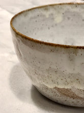 Load image into Gallery viewer, Marguerite Medium Bowl