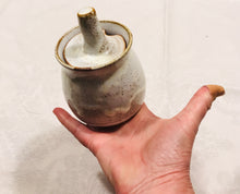 Load image into Gallery viewer, Marguerite Honey Jar